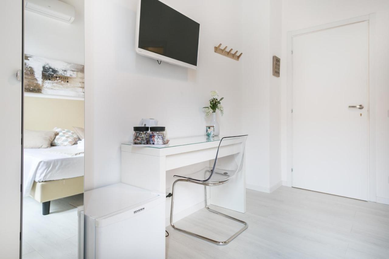 White Ostilia Guesthouse Rome Extérieur photo