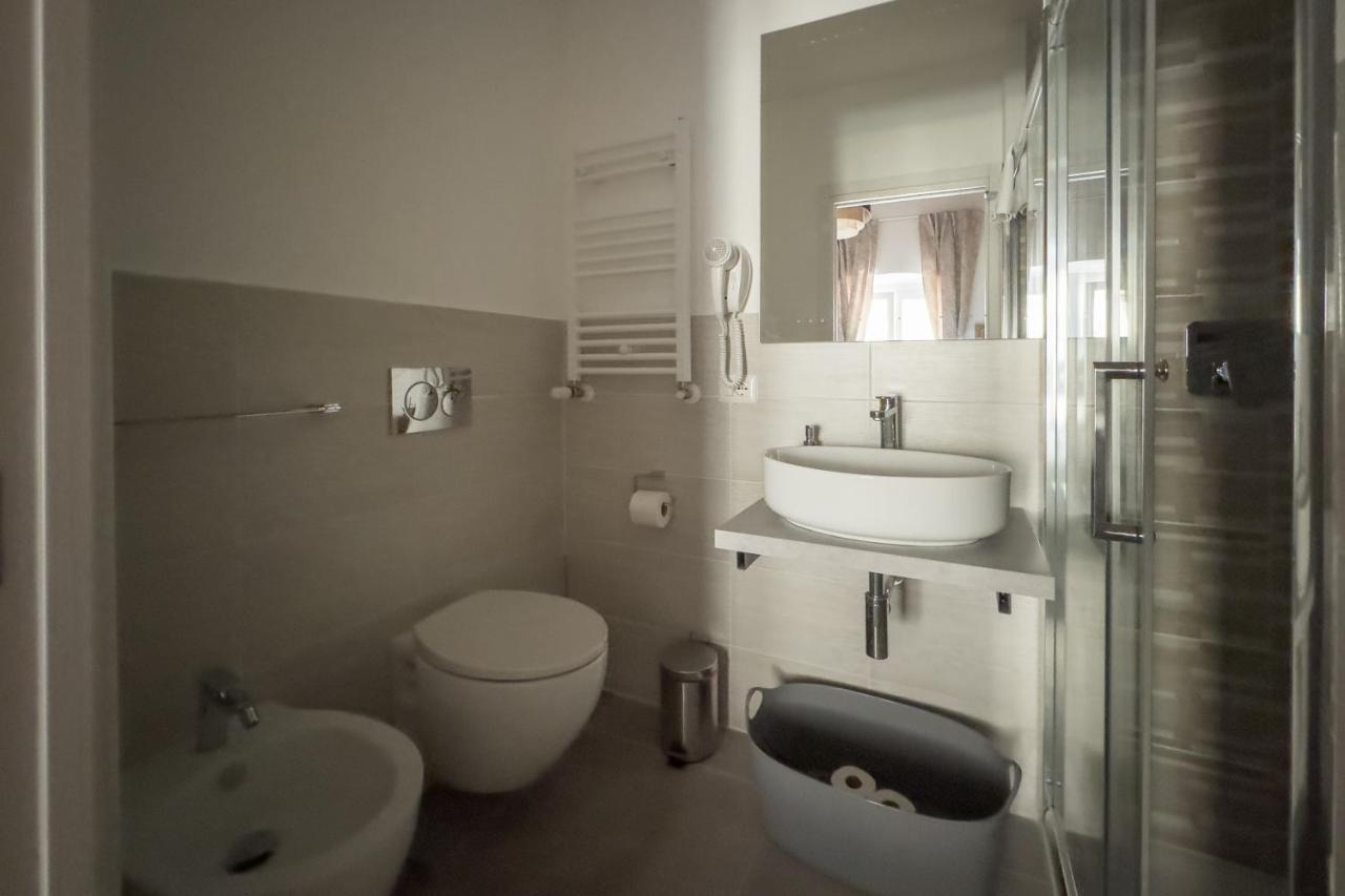 White Ostilia Guesthouse Rome Extérieur photo
